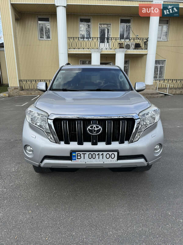 Позашляховик / Кросовер Toyota Land Cruiser Prado 2013 в Броварах