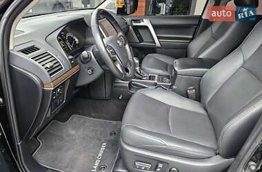 Внедорожник / Кроссовер Toyota Land Cruiser Prado 2022 в 