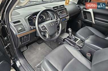 Внедорожник / Кроссовер Toyota Land Cruiser Prado 2022 в 