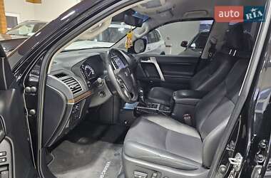 Внедорожник / Кроссовер Toyota Land Cruiser Prado 2022 в 