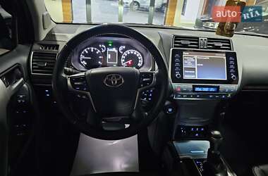Внедорожник / Кроссовер Toyota Land Cruiser Prado 2022 в 