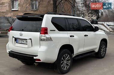 Внедорожник / Кроссовер Toyota Land Cruiser Prado 2012 в 