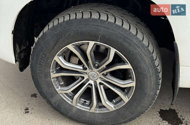 Внедорожник / Кроссовер Toyota Land Cruiser Prado 2012 в 