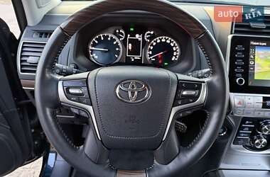 Позашляховик / Кросовер Toyota Land Cruiser Prado 2022 в 