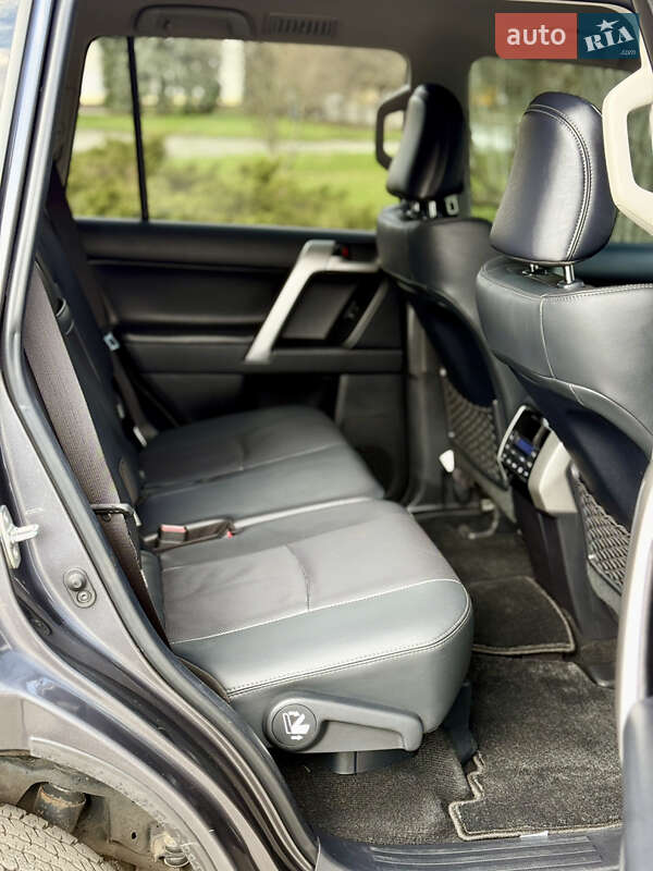 Позашляховик / Кросовер Toyota Land Cruiser Prado 2022 в Києві