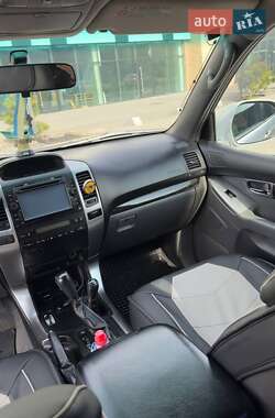 Внедорожник / Кроссовер Toyota Land Cruiser Prado 2008 в 
