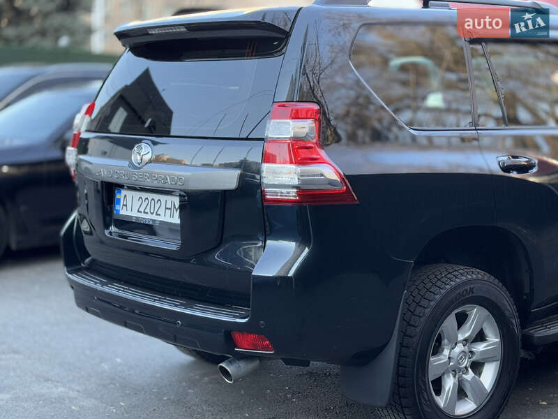 Позашляховик / Кросовер Toyota Land Cruiser Prado 2016 в Києві