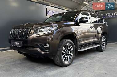 Внедорожник / Кроссовер Toyota Land Cruiser Prado 2022 в 