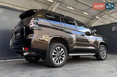 Внедорожник / Кроссовер Toyota Land Cruiser Prado 2022 в 