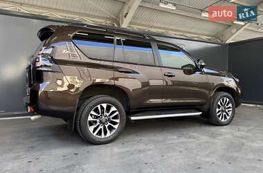 Внедорожник / Кроссовер Toyota Land Cruiser Prado 2022 в 