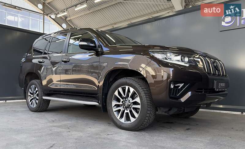 Позашляховик / Кросовер Toyota Land Cruiser Prado 2022 в Києві