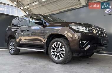 Внедорожник / Кроссовер Toyota Land Cruiser Prado 2022 в 