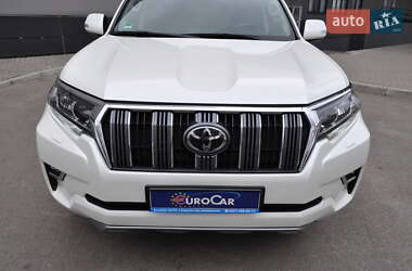 Внедорожник / Кроссовер Toyota Land Cruiser Prado 2019 в 