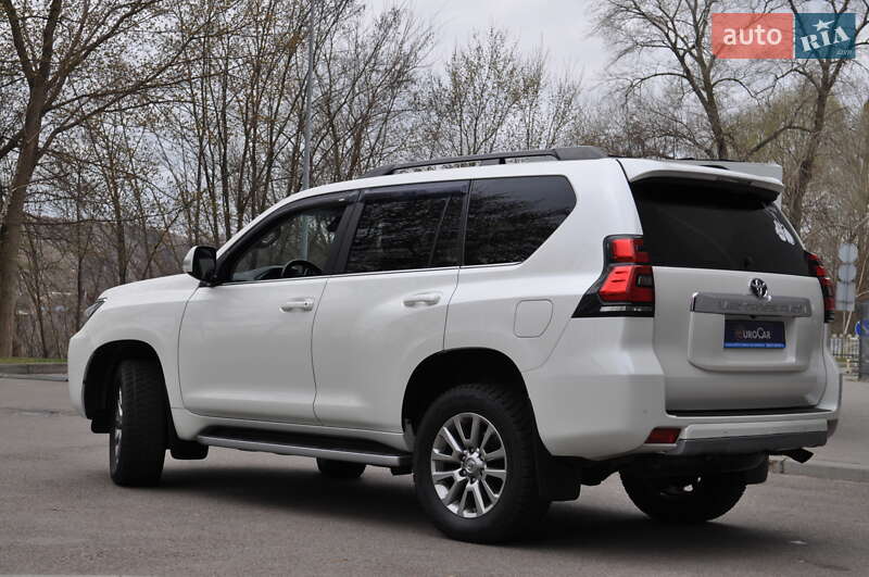 Позашляховик / Кросовер Toyota Land Cruiser Prado 2019 в Києві