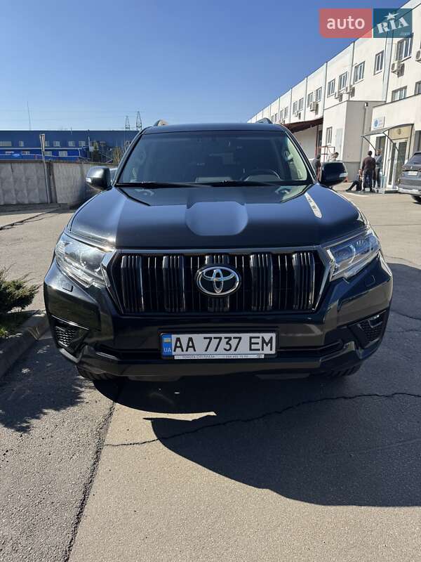 Toyota Land Cruiser Prado 2022