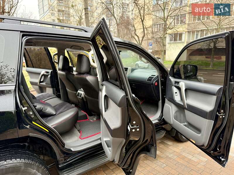 Позашляховик / Кросовер Toyota Land Cruiser Prado 2012 в Києві