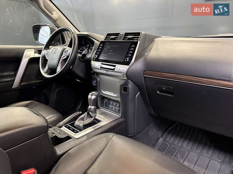 Позашляховик / Кросовер Toyota Land Cruiser Prado 2022 в Києві