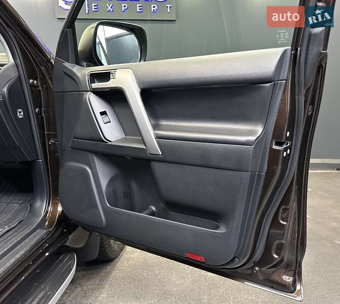 Позашляховик / Кросовер Toyota Land Cruiser Prado 2022 в Києві