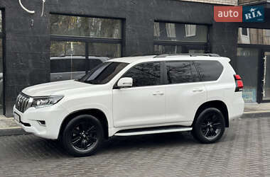 Внедорожник / Кроссовер Toyota Land Cruiser Prado 2010 в 