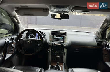 Внедорожник / Кроссовер Toyota Land Cruiser Prado 2010 в 