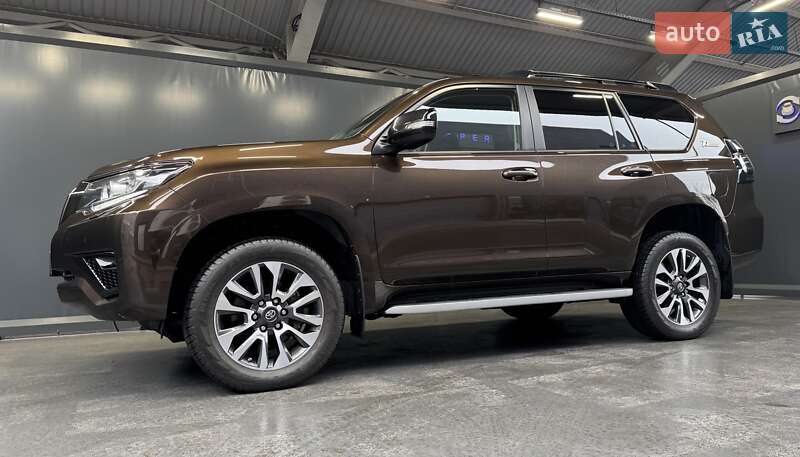 Позашляховик / Кросовер Toyota Land Cruiser Prado 2022 в Києві