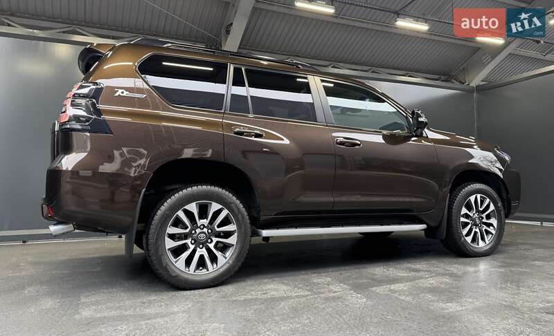 Позашляховик / Кросовер Toyota Land Cruiser Prado 2022 в Києві