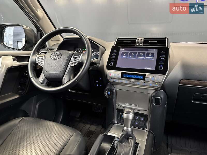 Позашляховик / Кросовер Toyota Land Cruiser Prado 2022 в Києві