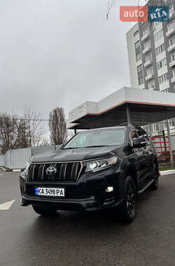 Позашляховик / Кросовер Toyota Land Cruiser Prado 2021 в 