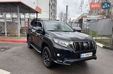 Позашляховик / Кросовер Toyota Land Cruiser Prado 2021 в 