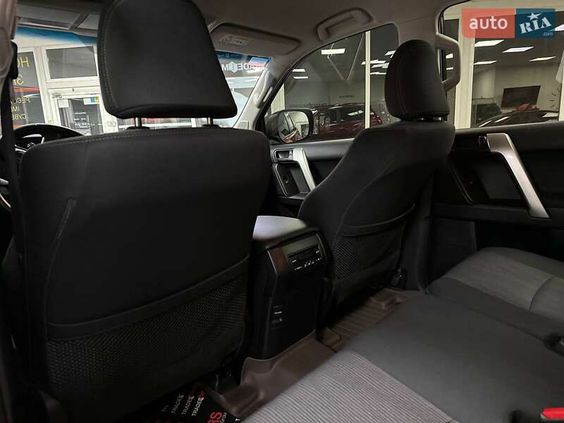 Позашляховик / Кросовер Toyota Land Cruiser Prado 2019 в Києві