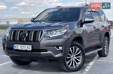 Позашляховик / Кросовер Toyota Land Cruiser Prado 2023 в 