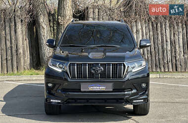Позашляховик / Кросовер Toyota Land Cruiser Prado 2021 в 
