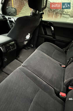 Позашляховик / Кросовер Toyota Land Cruiser Prado 2013 в 