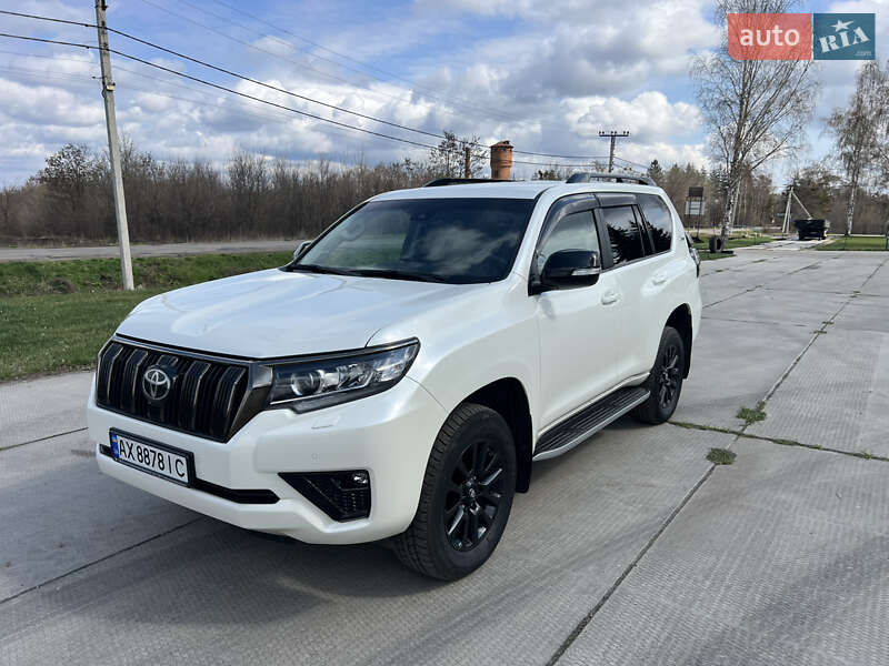 Toyota Land Cruiser Prado 2021