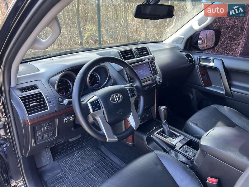 Позашляховик / Кросовер Toyota Land Cruiser Prado 2016 в Львові
