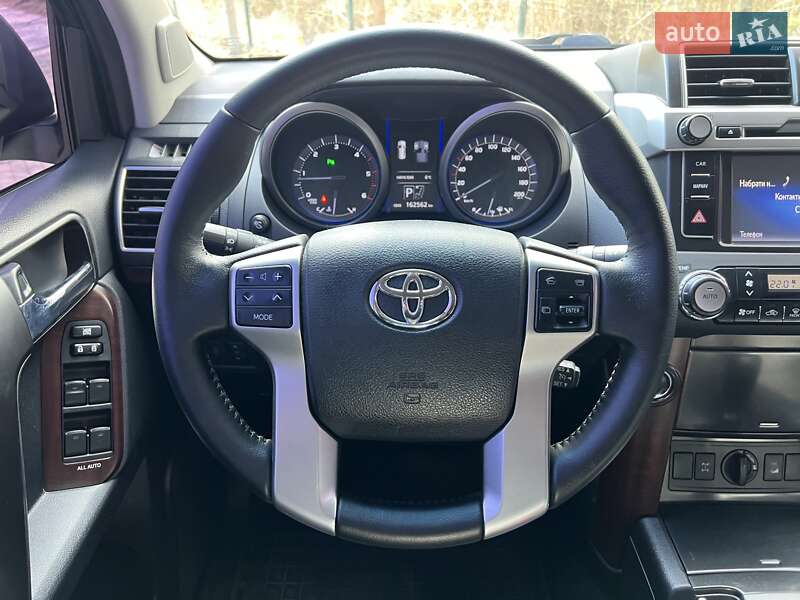 Позашляховик / Кросовер Toyota Land Cruiser Prado 2016 в Львові