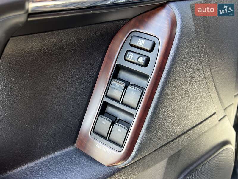 Позашляховик / Кросовер Toyota Land Cruiser Prado 2016 в Львові