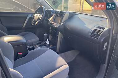 Позашляховик / Кросовер Toyota Land Cruiser Prado 2013 в 