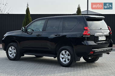 Внедорожник / Кроссовер Toyota Land Cruiser Prado 2019 в 