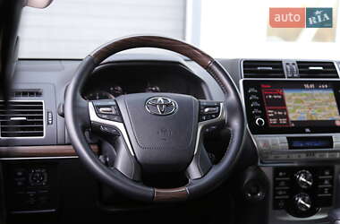 Внедорожник / Кроссовер Toyota Land Cruiser Prado 2023 в 