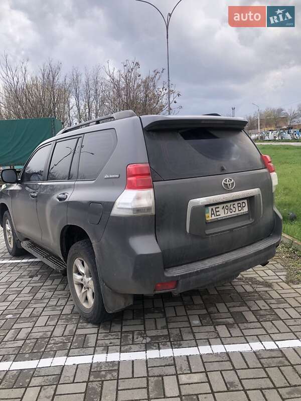 Внедорожник / Кроссовер Toyota Land Cruiser Prado 2012 в Днепре