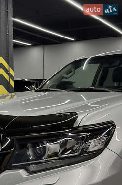 Внедорожник / Кроссовер Toyota Land Cruiser Prado 2022 в 
