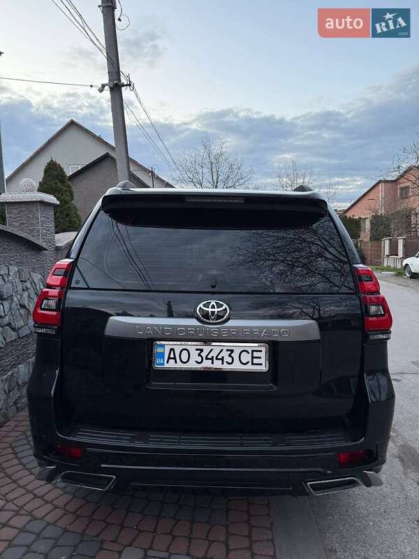 Внедорожник / Кроссовер Toyota Land Cruiser Prado 2019 в 