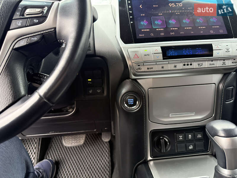 Позашляховик / Кросовер Toyota Land Cruiser Prado 2019 в Києві