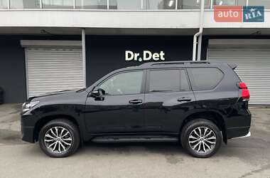 Внедорожник / Кроссовер Toyota Land Cruiser Prado 2021 в 