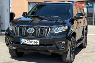 Позашляховик / Кросовер Toyota Land Cruiser Prado 2023 в 