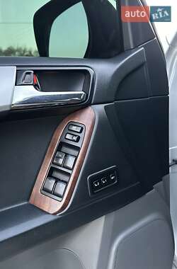 Внедорожник / Кроссовер Toyota Land Cruiser Prado 2010 в 