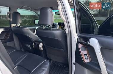 Внедорожник / Кроссовер Toyota Land Cruiser Prado 2010 в 