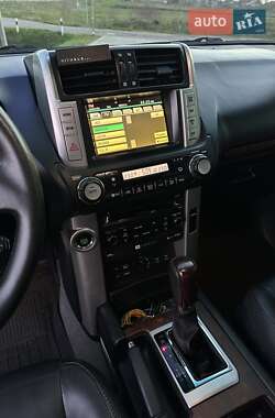 Внедорожник / Кроссовер Toyota Land Cruiser Prado 2010 в 