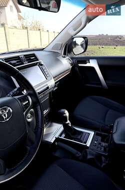 Внедорожник / Кроссовер Toyota Land Cruiser Prado 2020 в 